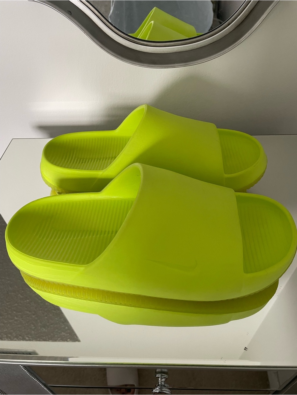 Nike Women's Calm Slides 8 - Picture 4 of 6